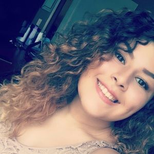 Meet your Posher, Dariela